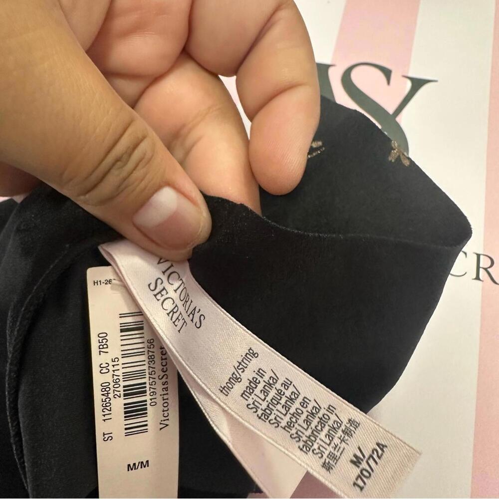 Victorias Secret No Show Thong Panties The - Picture 6 of 6